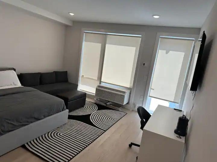 Luxury Stay For Nyc Visit Jersey City 7 Min Walk Nyc Train Station Exterior photo