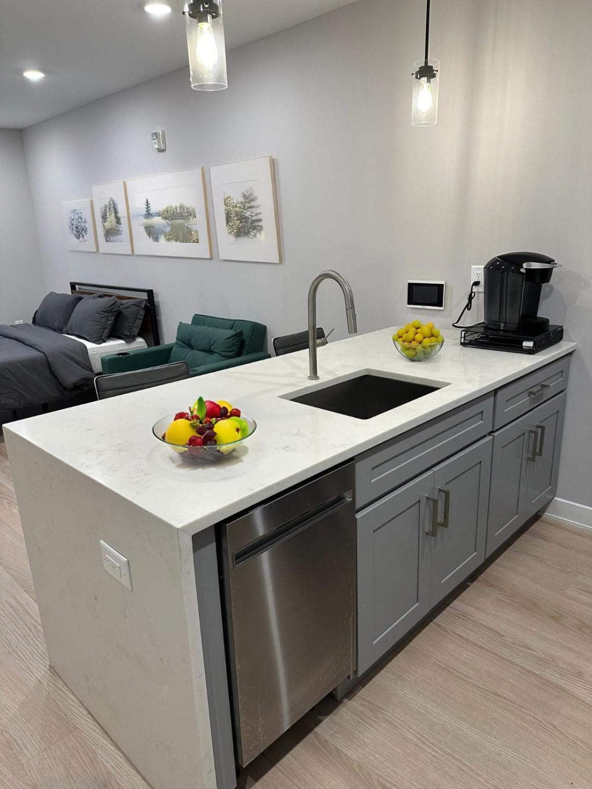 Luxury Stay For Nyc Visit Jersey City 7 Min Walk Nyc Train Station Exterior photo